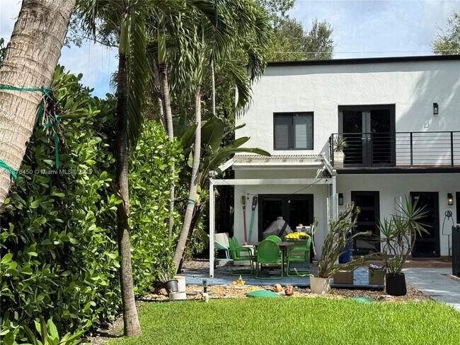 Foto del edificio - 3775 Kumquat Ave