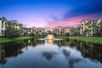 Building Photo - 700 Uno Lago Dr
