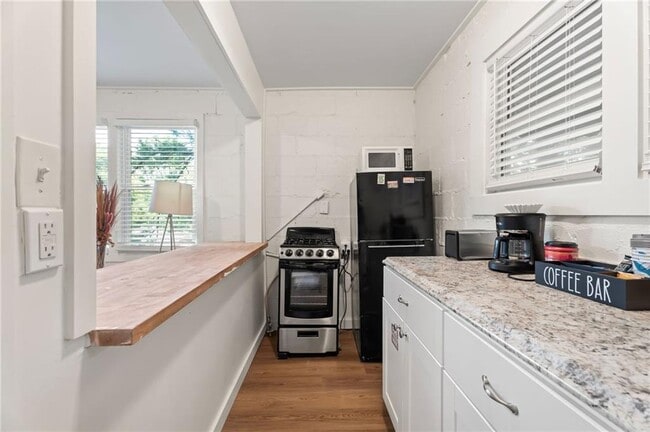 Foto del edificio - 255 Richardson Rd NW