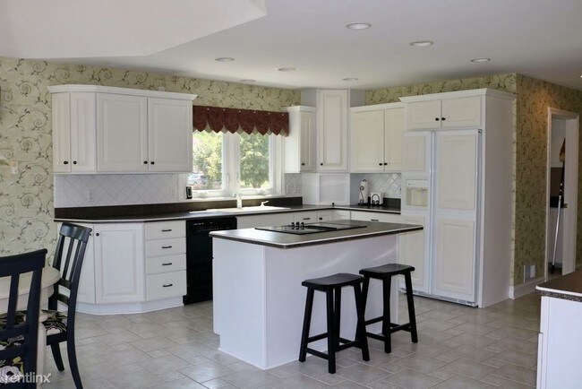Building Photo - 3 br, 2.5 bath House - 54796 Morningside Dr