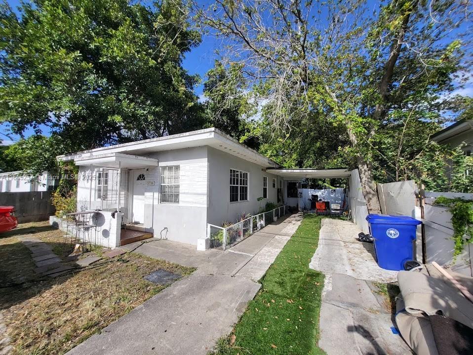 Primary Photo - 5731 NW 6th Ave
