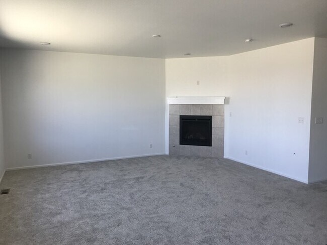 Foto del edificio - Newly Built Home in Aurora