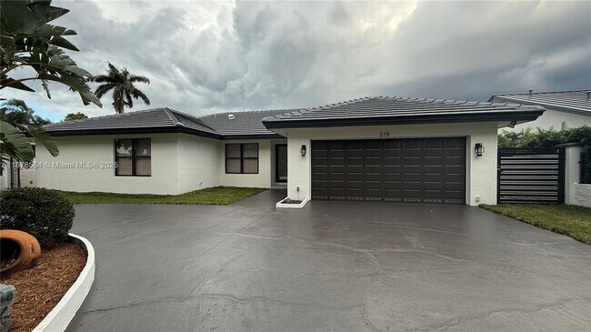 Foto del edificio - 215 NW 136th Ct