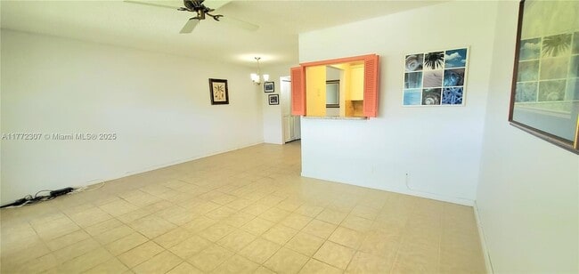 Building Photo - 474 Tilford V