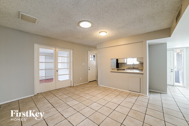 Building Photo - 4120 W Ironwood Dr