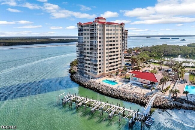 Foto del edificio - 8751 Estero Blvd