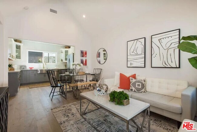 Foto del edificio - 2419 Walnut Ave