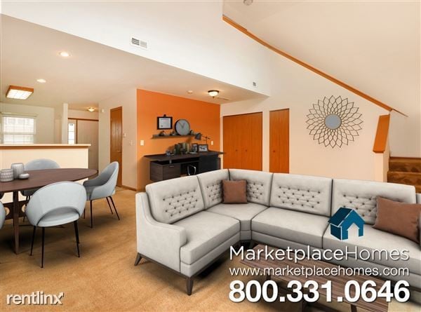 Building Photo - 2 br, 1.5 bath Townhome - 1675 W Chrysler Dr