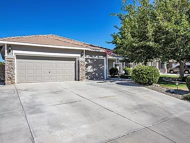 Building Photo - 43250 Sawgrass Ln