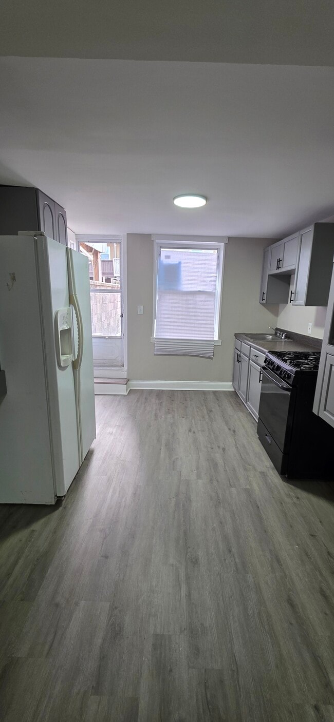 Foto del edificio - 116 N Port St