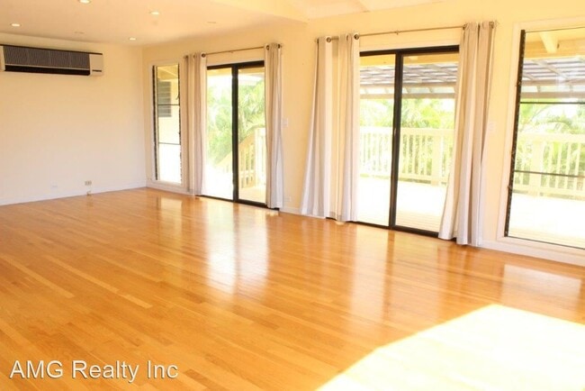 Building Photo - 3 br, 2 bath House - 861 Kulani Street