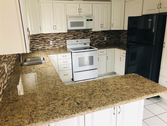 Foto del edificio - 3704 Firethorn Dr