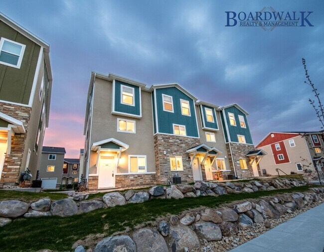 Foto del edificio - Stunning 3 Bed Townhome in Herriman