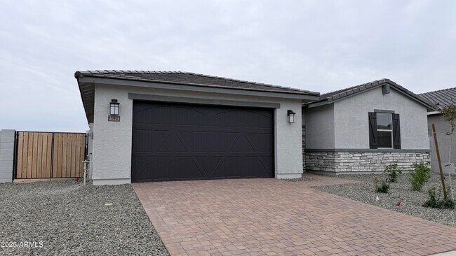 Foto del edificio - 15901 W El Cortez Pl