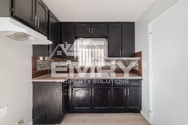 Foto del edificio - 1 Bed 1 Bath Home for Rent Holmes Ave Los Angeles CA 90054