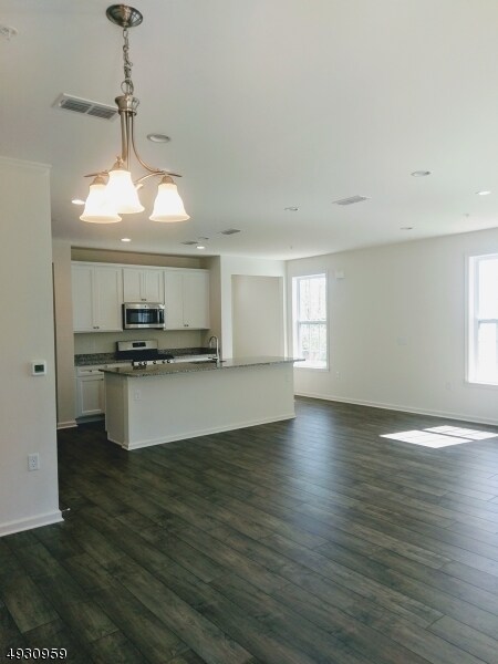Primary Photo - 136 Aspen Dr