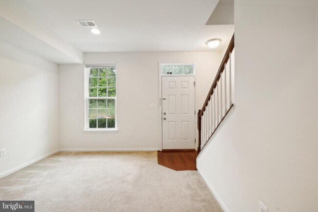 Building Photo - 5528 Glover Park Dr