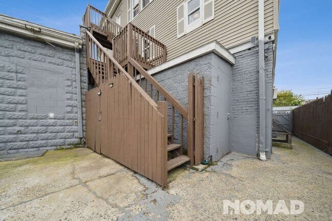 Foto del edificio - Charming 3BR APARTMENT  in Bridgeport