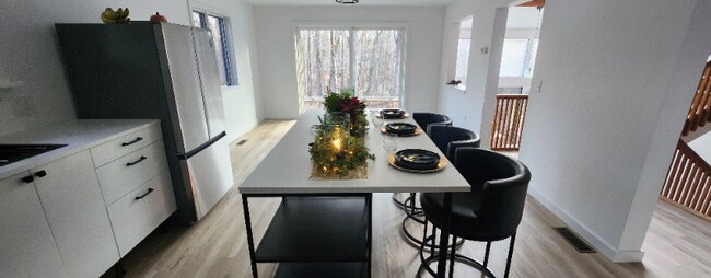 Foto del edificio - 41 Breeds Hill Pl