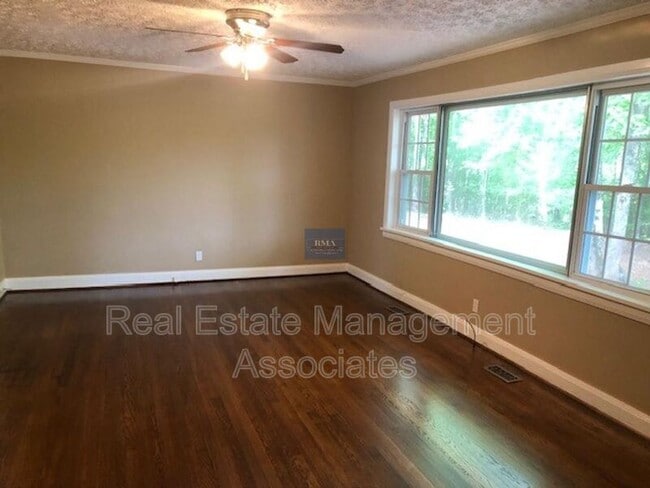 Building Photo - 17025 Wildwood Rd