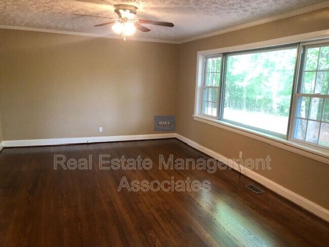 Foto del edificio - 17025 Wildwood Rd