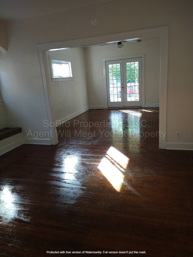 Building Photo - 4033 Ruckle Street