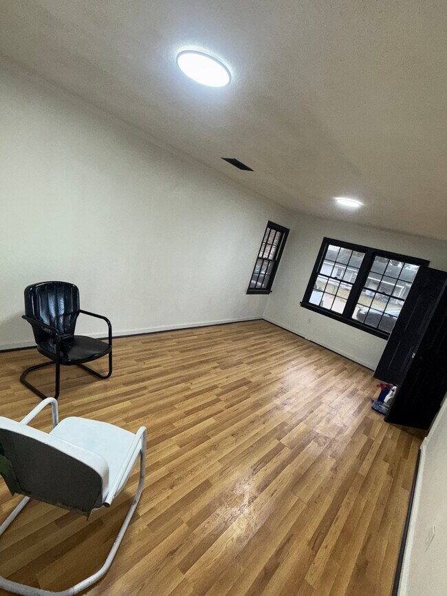 Foto del edificio - 1476 Marilyn Ave