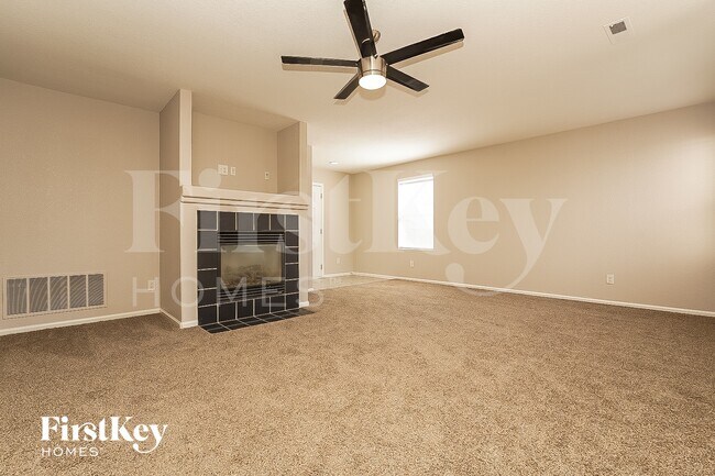 Foto del edificio - 783 Willow Dr