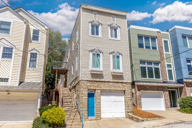 Building Photo - 455 Stanley Ave