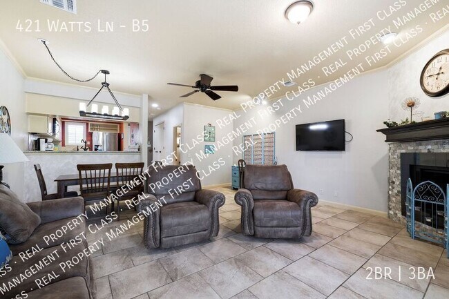 Foto del edificio - 421 Watts Ln