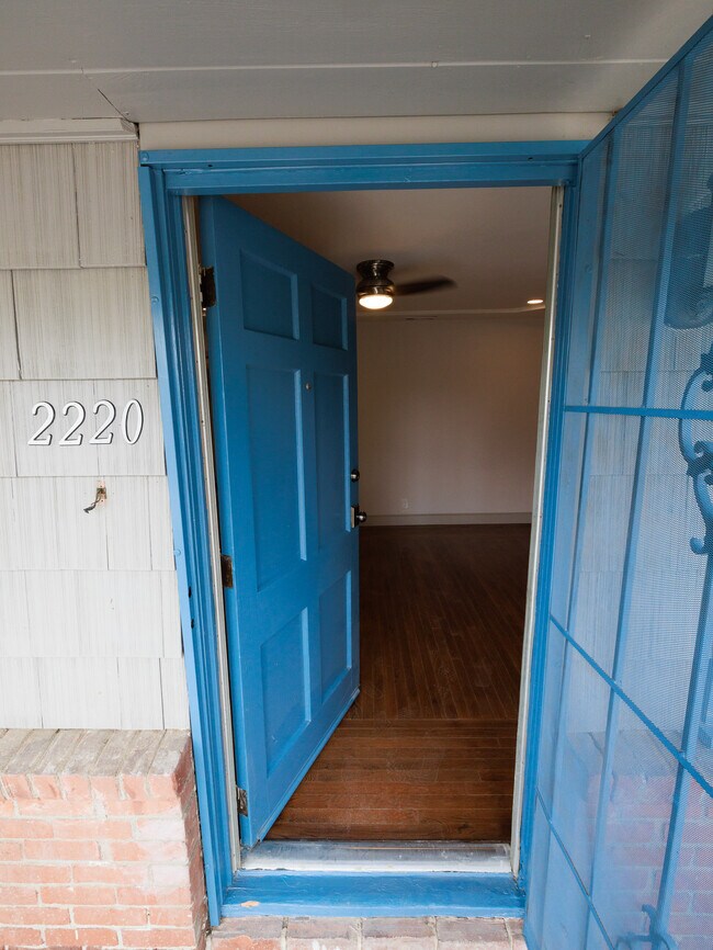 Front door to living room - 2220 16th Ave