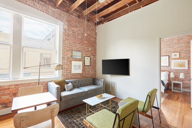 Foto del edificio - 25 E Broughton St