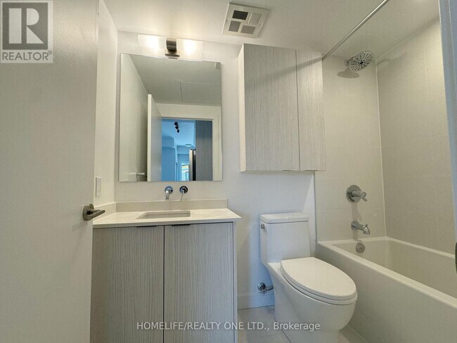 Building Photo - 176 Clonmore Dr