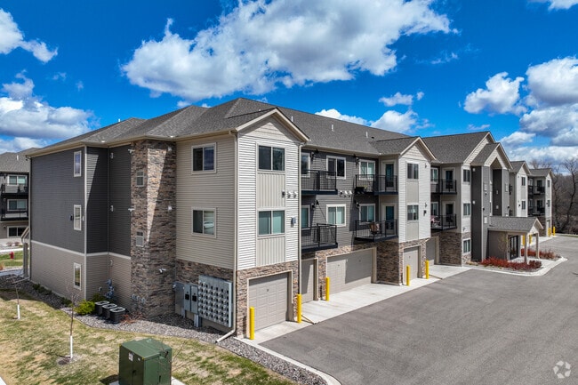 Building Photo - The Crossings at Willems Way