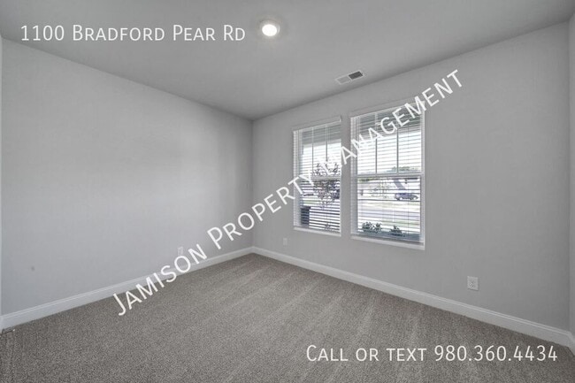 Building Photo - 1100 Bradford Pear Rd
