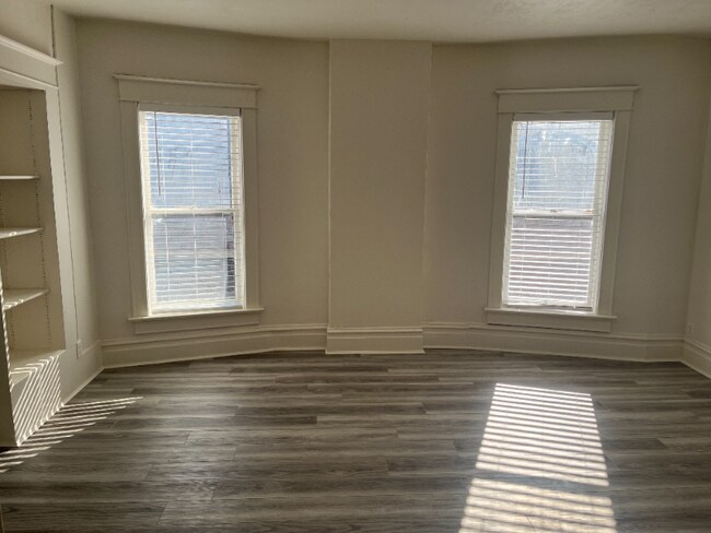 Building Photo - 604 S 500 E