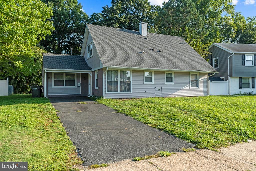 Foto principal - 124 Pennypacker Dr