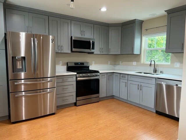 Stainless Steel Appliances - 596 N Mar Vista Ave