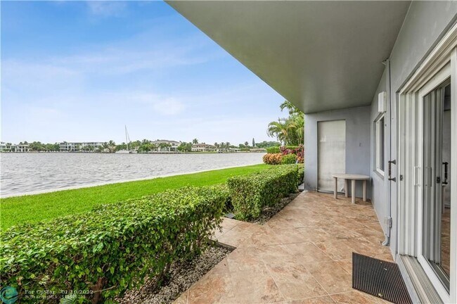 Building Photo - 1201 S Riverside Dr