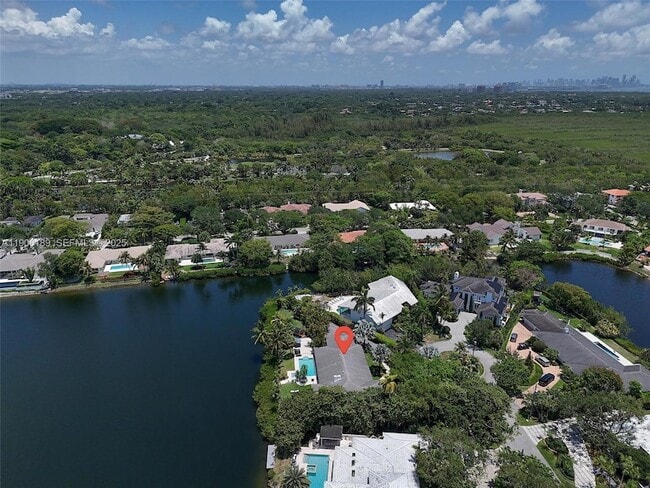 Foto del edificio - 415 Rovino Ave