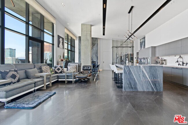 Foto del edificio - 1100 S Hope St