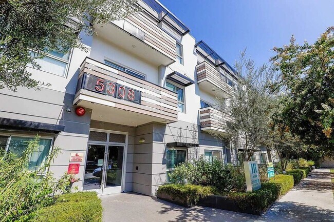 Foto del edificio - 5308 Sepulveda Blvd