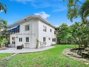 Building Photo - 600 Surfside Blvd