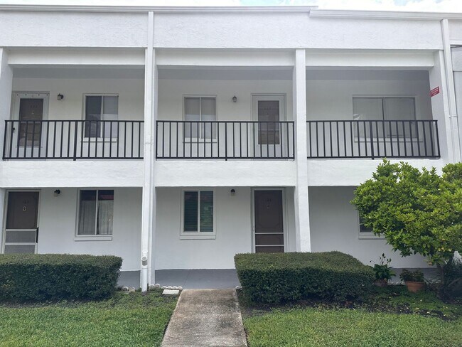 Foto del edificio - AVAILABLE NOW! 55+ Community at Marilyn Pi...