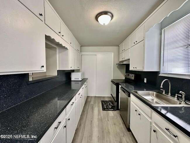 Foto del edificio - 5255 Camille Ave