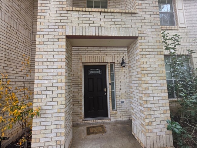 Foto del edificio - 2715 Riverhollow Ln