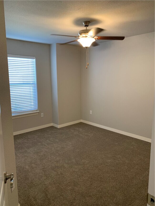 Foto del edificio - 4371 W Barhem Dr