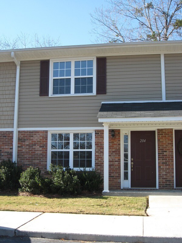 Primary Photo - 204 Emerald Park Ct
