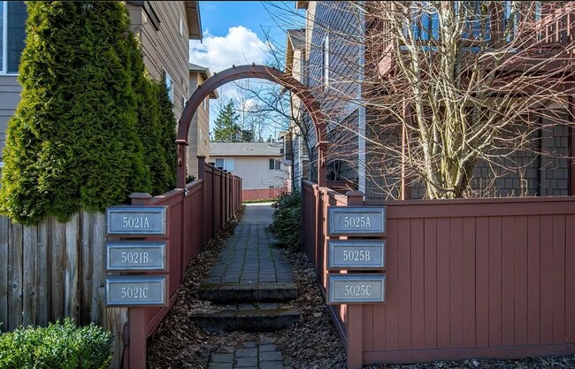 Entrance - 5025 40th Ave NE