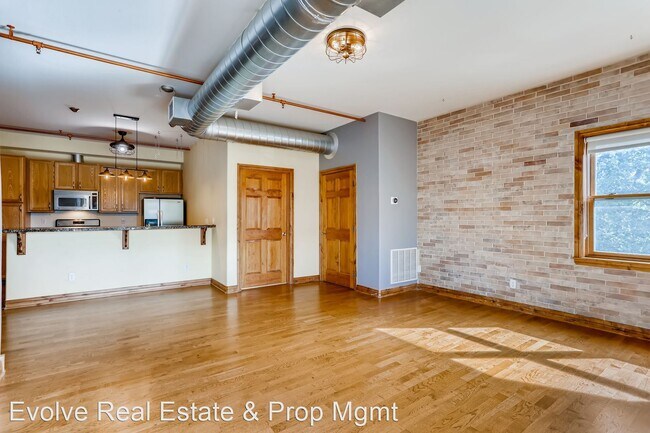 Building Photo - 1 br, 1 bath House - 3299 Lowell Blvd #204